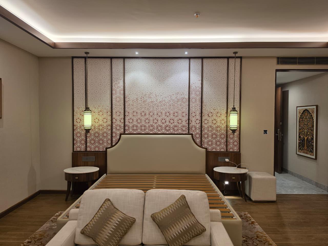 Wallpapers & Decor Installation